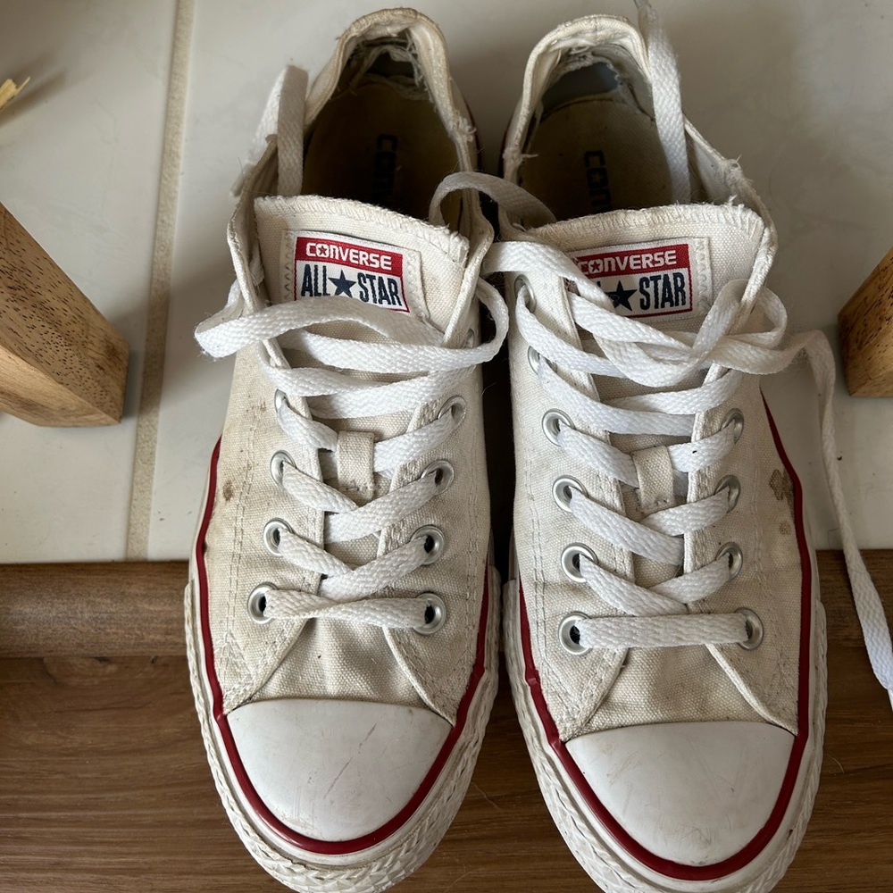 Converse low top